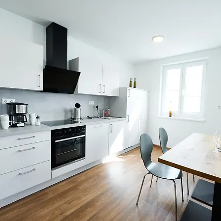 Im Weingut Huff-doll