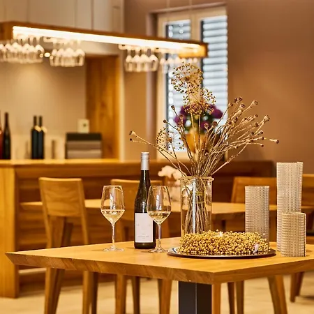 Im Weingut Huff-doll *